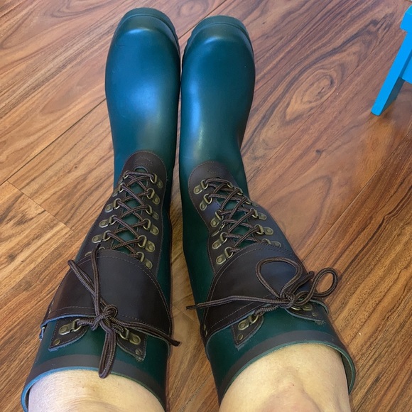 NWOT UGG Wellies! - Picture 11 of 11